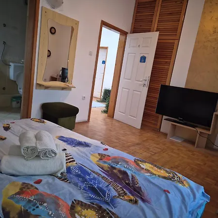 Prenociste Aurelia * Subotica